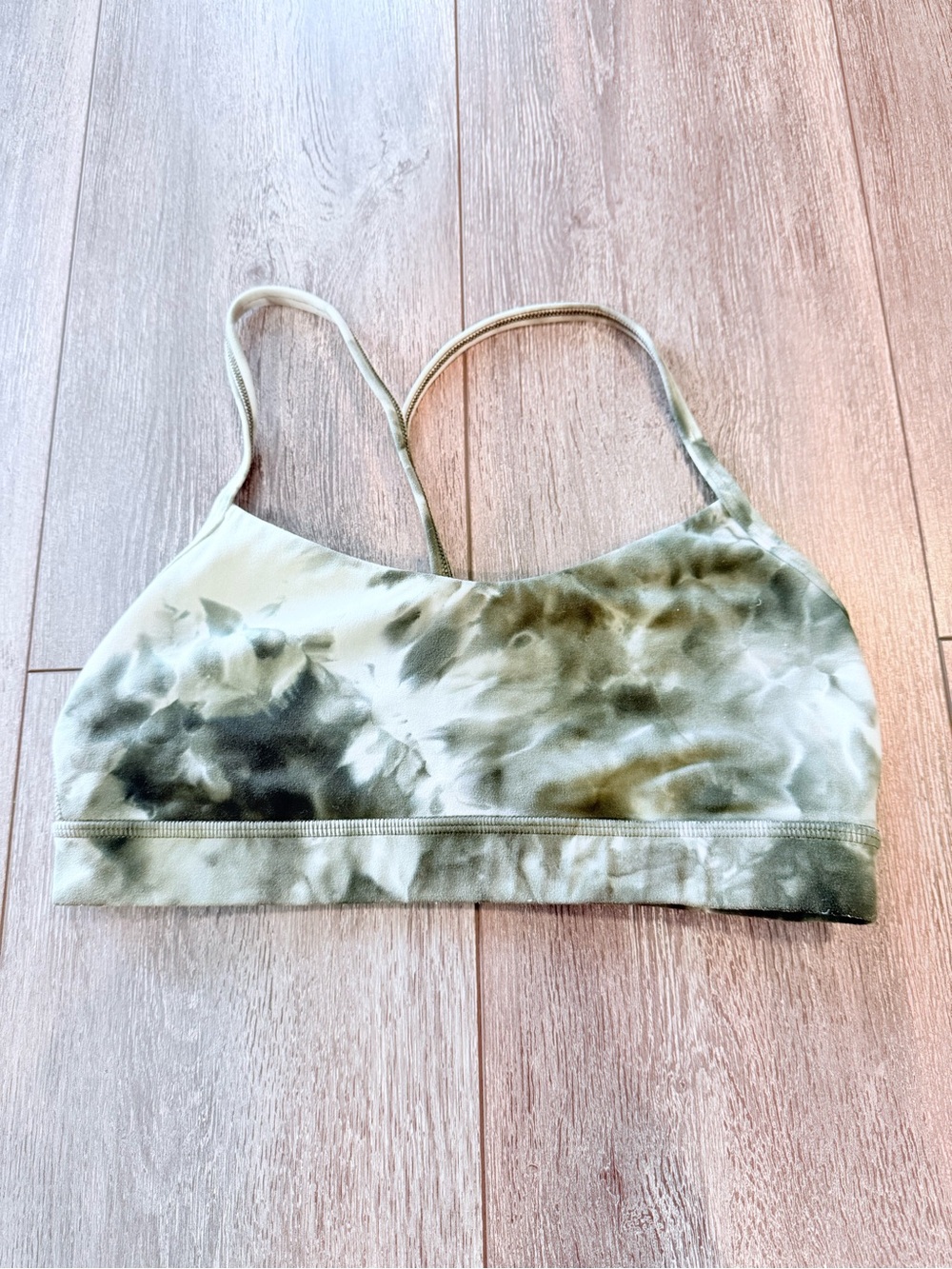 Lululemon flow Y yoga bra sZ 8  Nulu